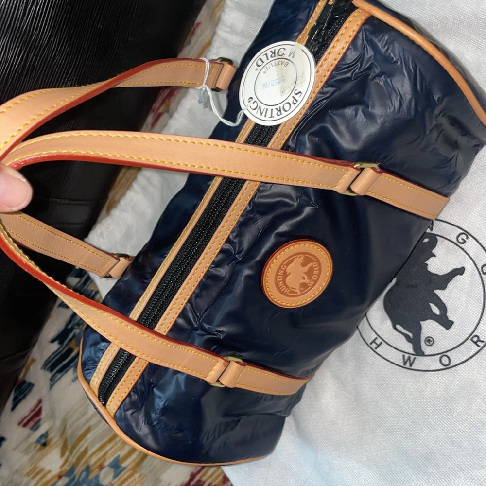 Hunting World Circler Hand Bag - Picture 5 of 8